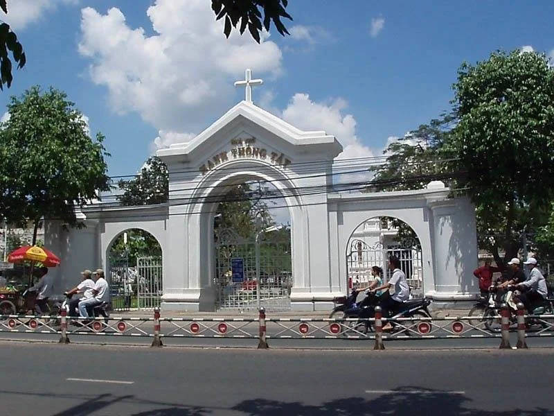 Giờ lễ Nhà thờ Hạnh Thông Tây
