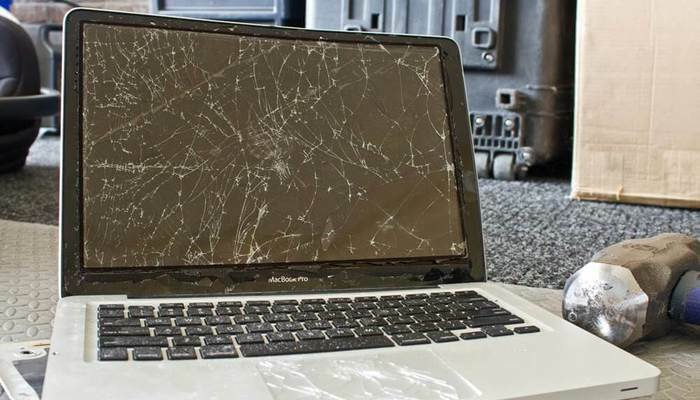 Rơi laptop có ảnh hưởng gì không?