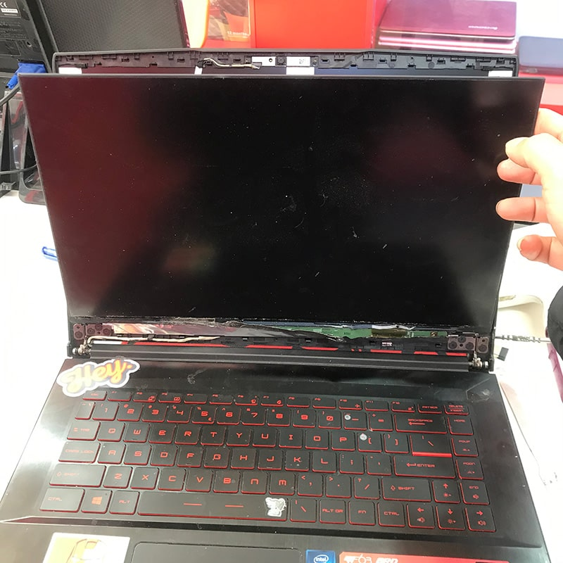 Thay màn hình laptop MSI GF63 giá bao nhiêu?
