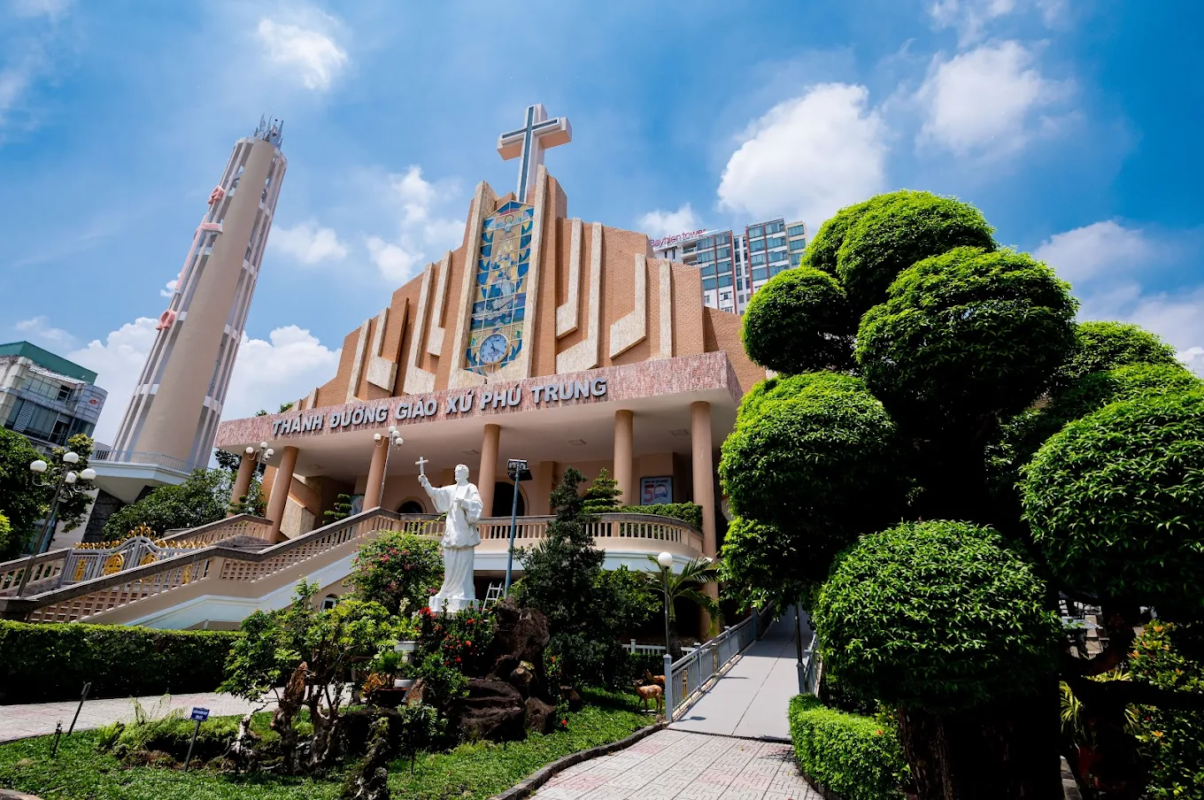 Giờ lễ Nhà thờ Phú Trung