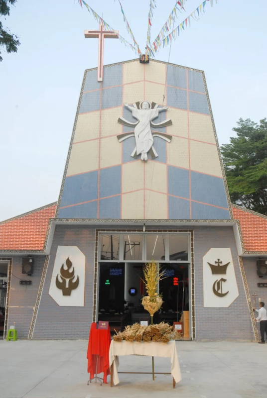 Giờ lễ Nhà thờ Thánh Cẩm